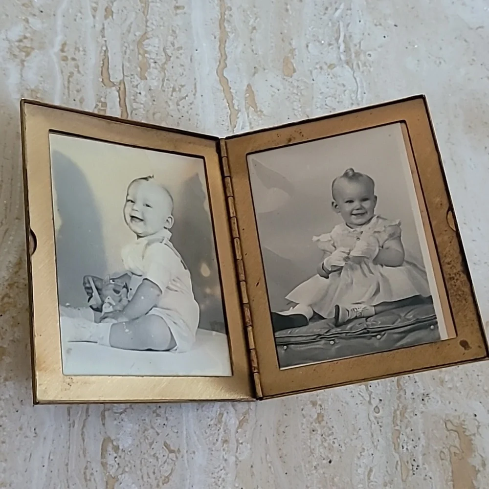 Vintage Frame & Photographs - Picture 6 of 12